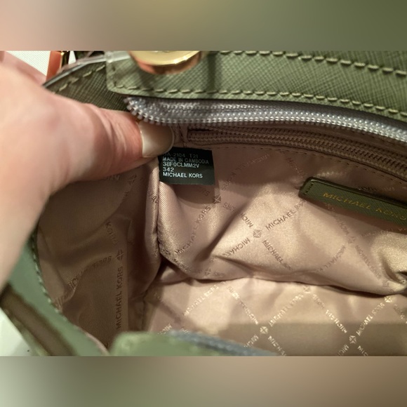 NWT Michael Michael Kors Selma Army Green Medium Messenger/Crossbody Bag - Picture 9 of 11